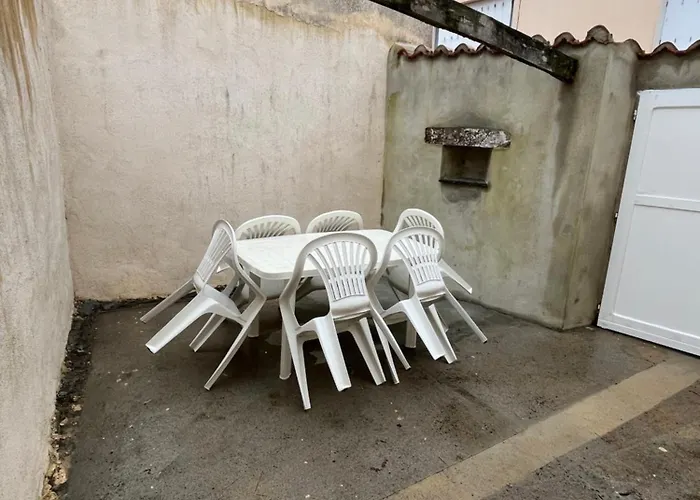 Maison De Bourg 펜션 *